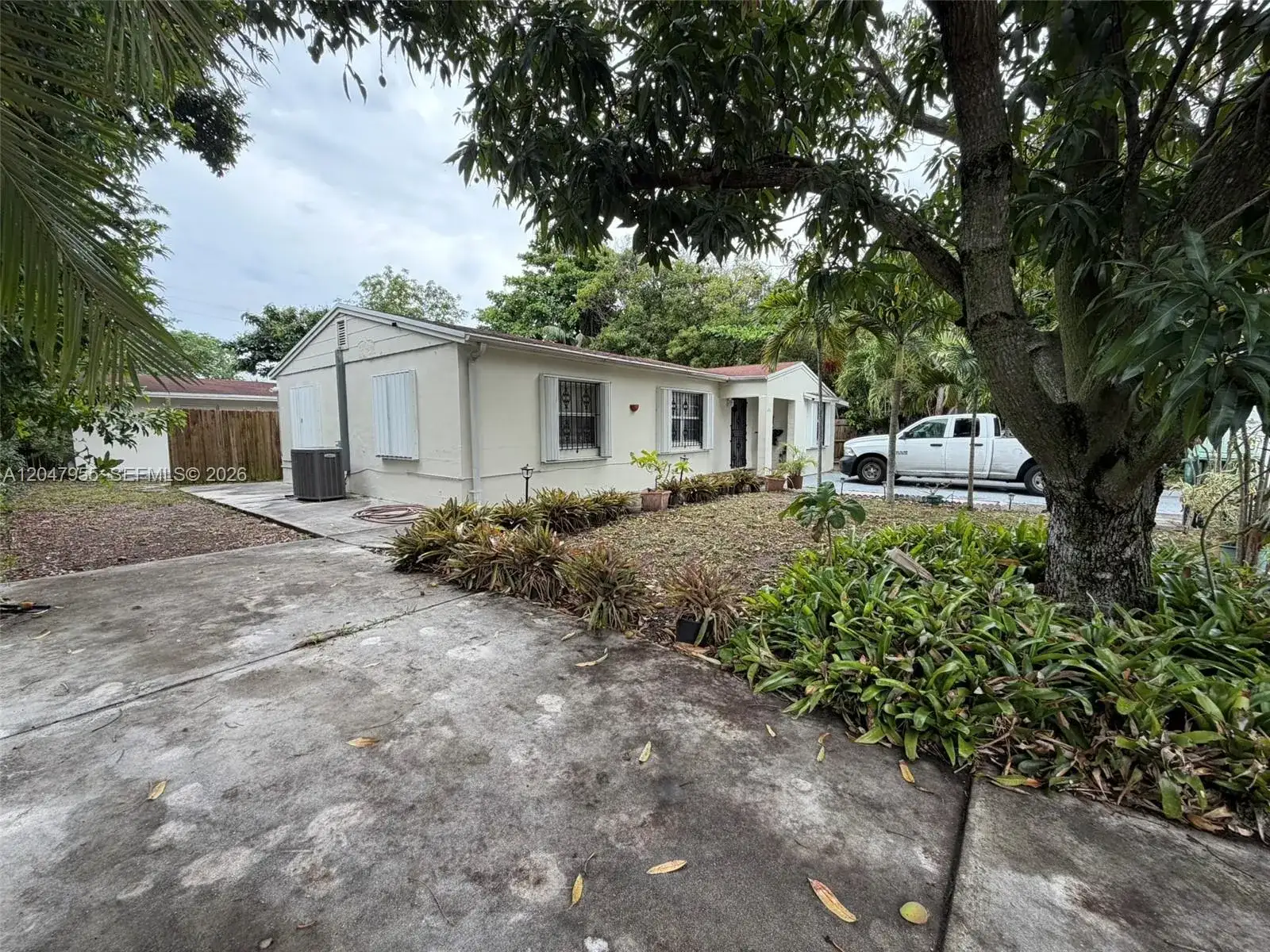 596 NW 109th St, Miami FL 33168 photo 4