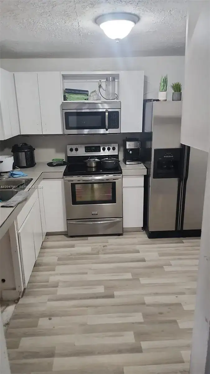 15115 NE 6th Ave # 32, Miami FL 33162 photo 3