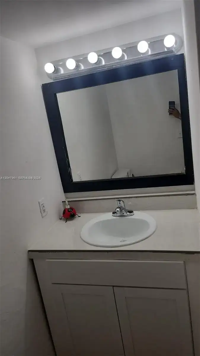 15115 NE 6th Ave # 32, Miami FL 33162 photo 5