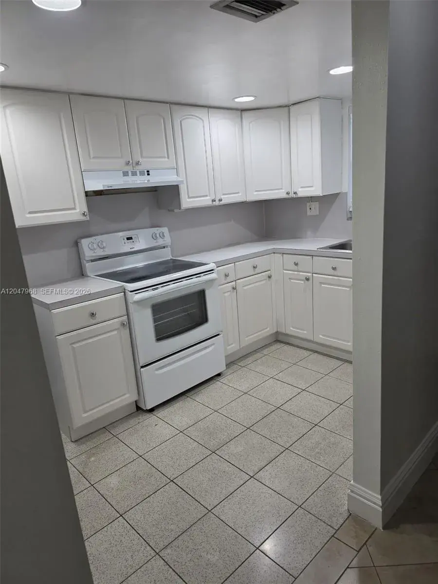 40 NW 87th Ave # D201, Miami FL 33172