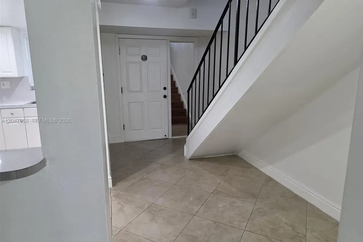40 NW 87th Ave # D201, Miami FL 33172
