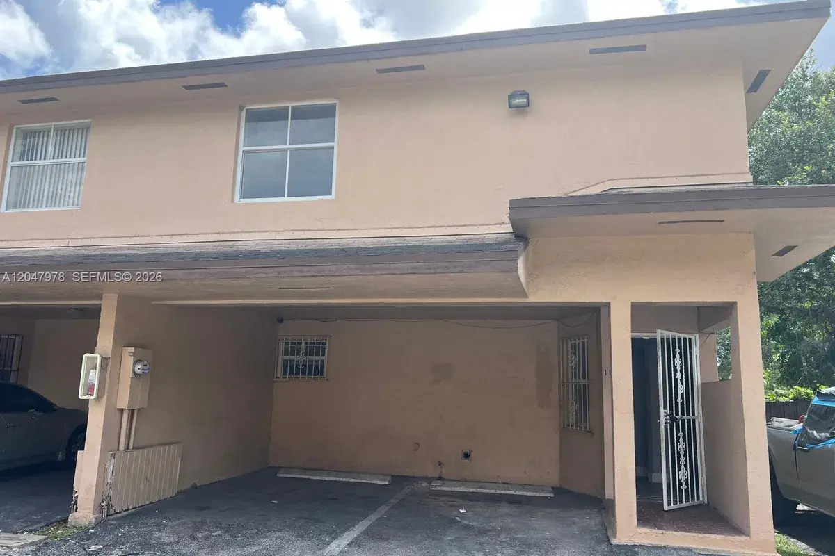 451 NE 136th St # 101, North Miami FL 33161