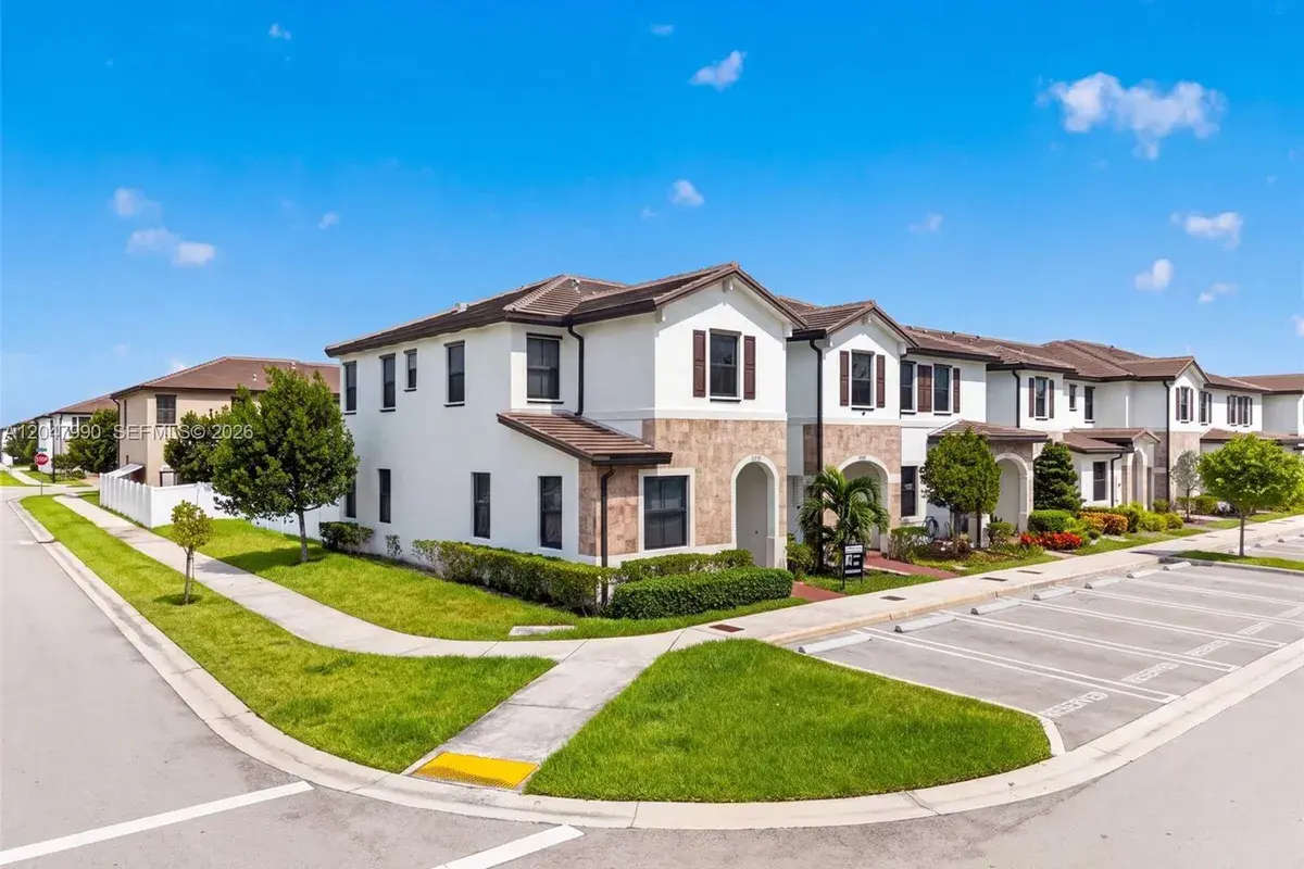 10908 W 32nd Ln, Hialeah FL 33018