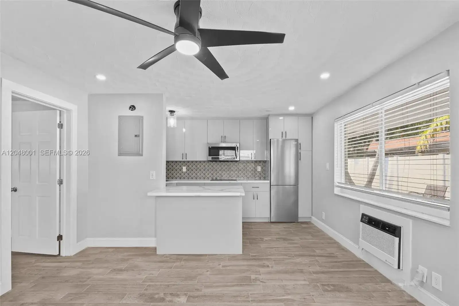 1634 NE 4th Pl, Fort Lauderdale FL 33301 photo 2