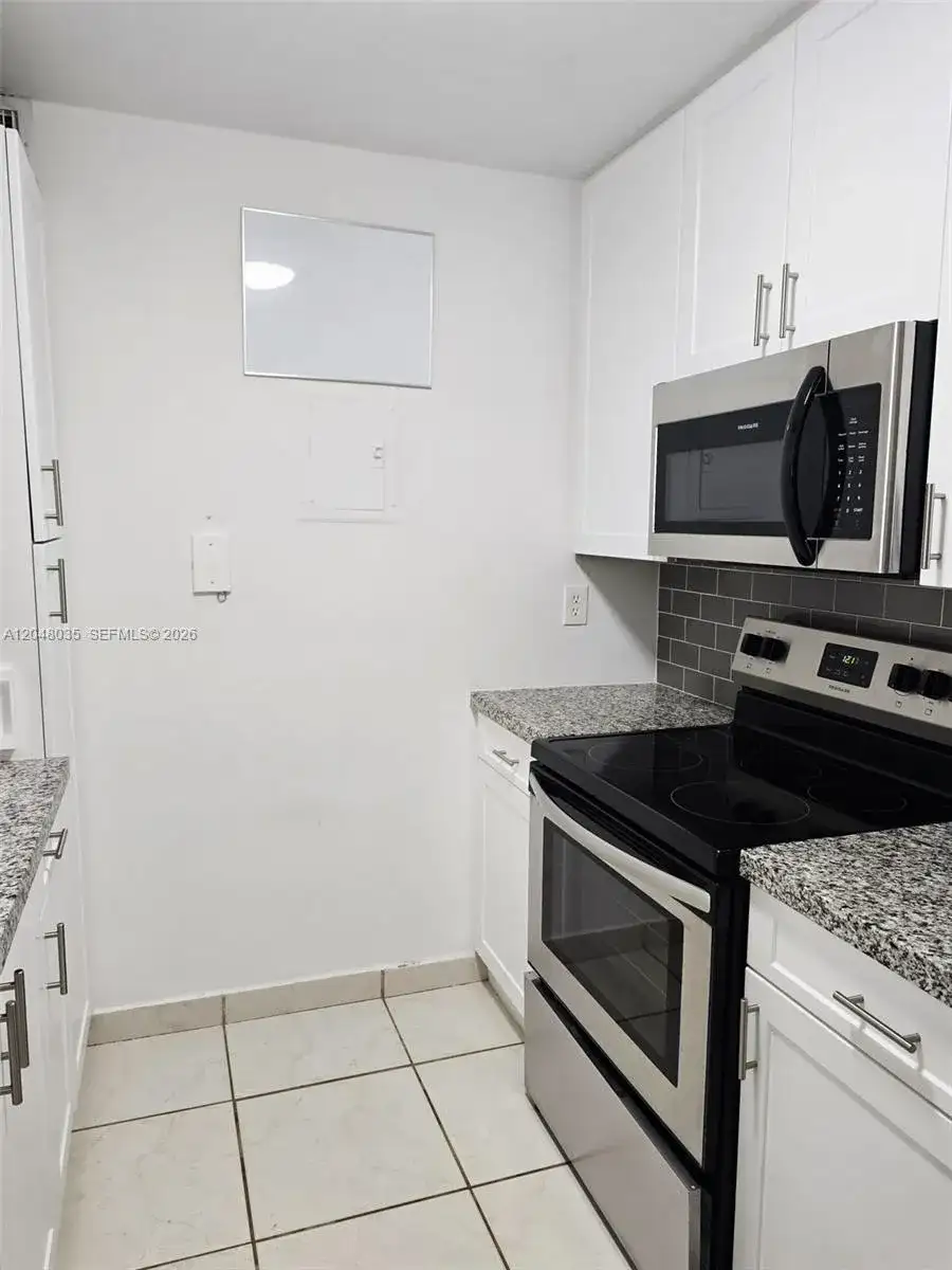 8877 Fontainebleau Blvd # 202, Miami FL 33172 photo 4
