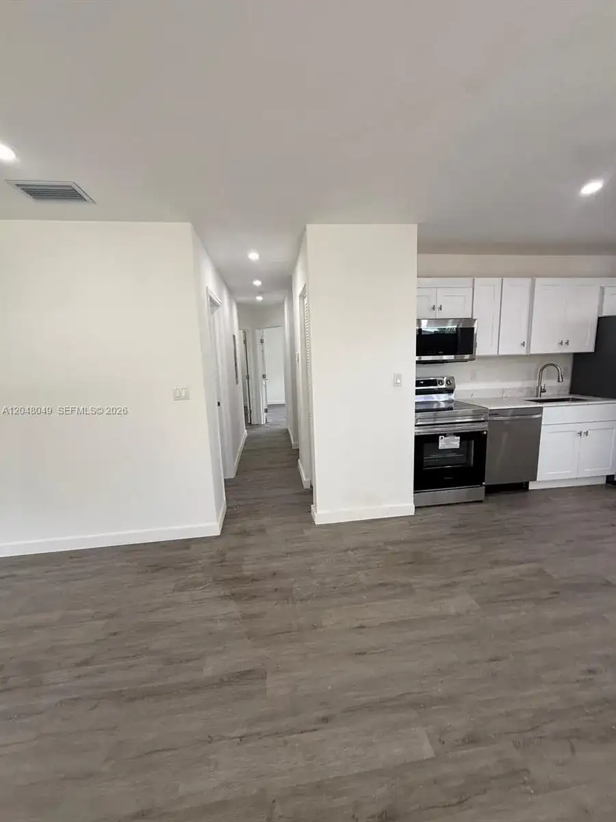 2530 NW 14th Ct, Fort Lauderdale FL 33311 photo 5
