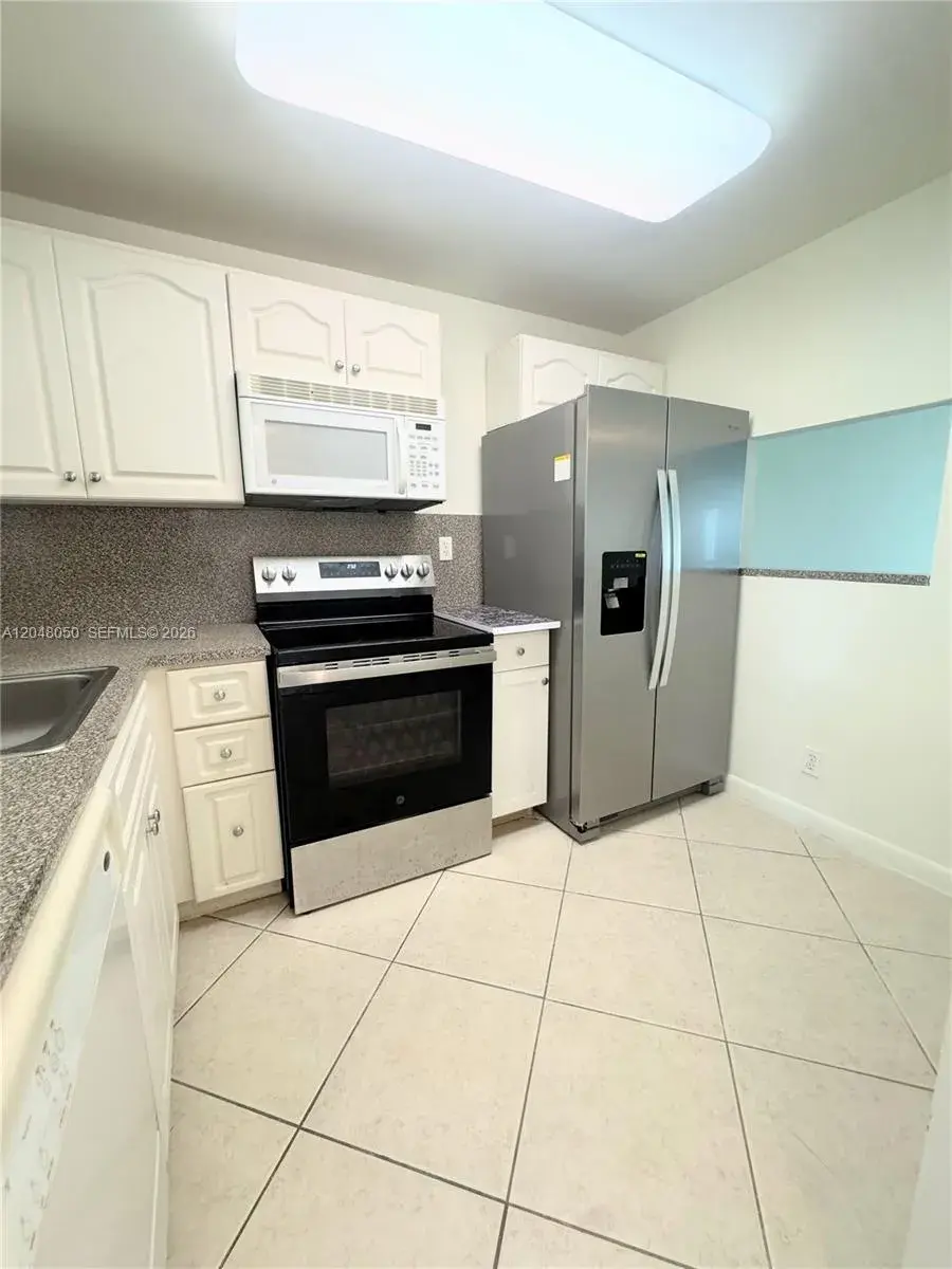 9660 Sunrise Lakes Blvd # 202, Sunrise FL 33322