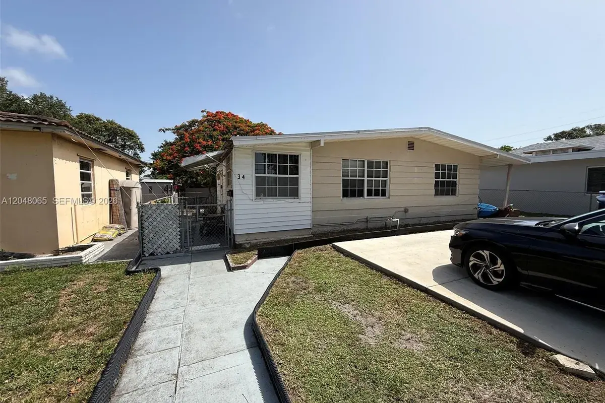 34 SW 5th St # 2, Hallandale Beach FL 33009