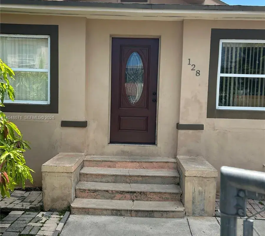 128 SW 11th Ave, Miami FL 33130