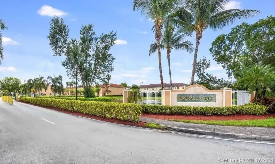 14758 SW 9th Ln, Miami FL 33194 photo 2