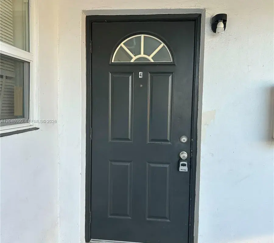 1119 NE 15th St # 4, Fort Lauderdale FL 33304