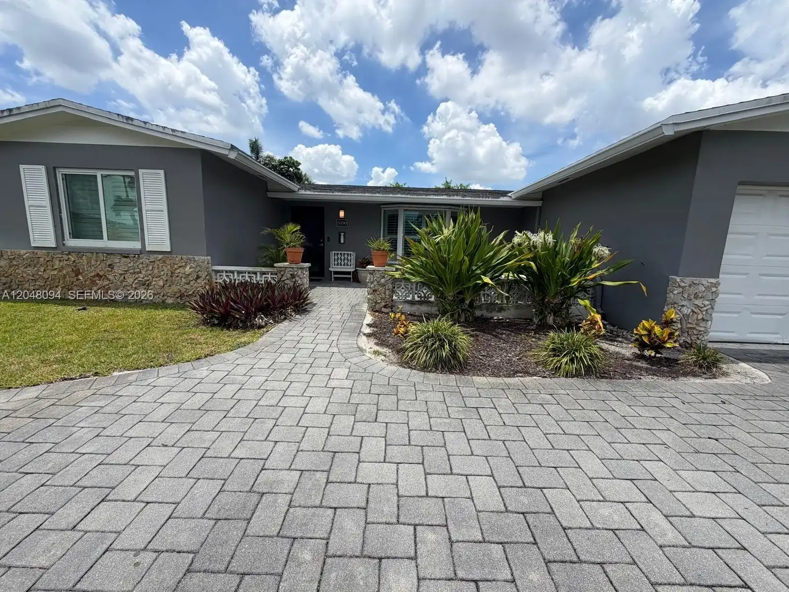 9100 NW 19th St, Pembroke Pines FL 33024