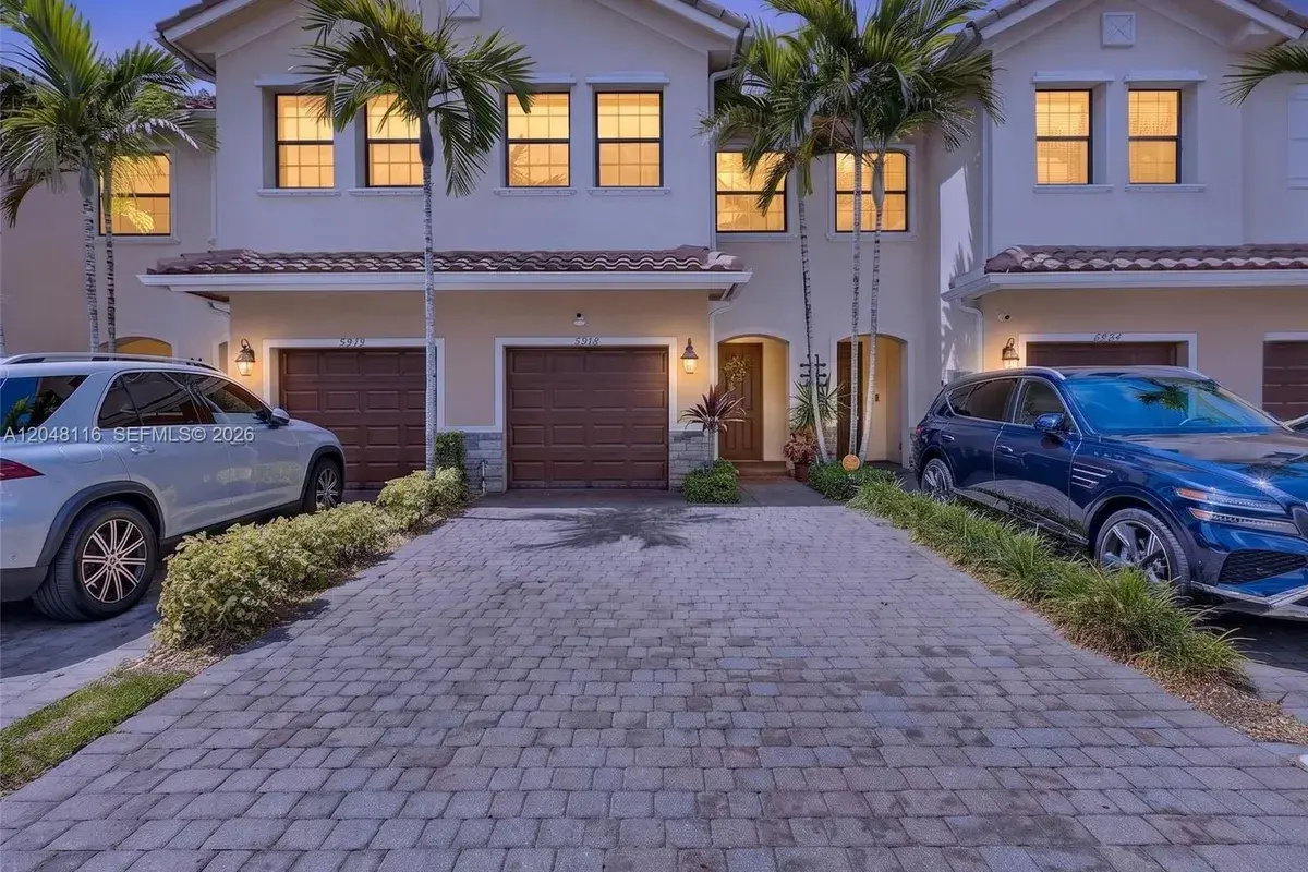 5918 NW 56th Pl, Tamarac FL 33319