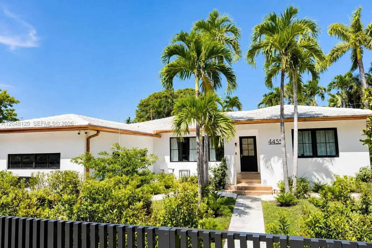 4455 N Bay Rd, Miami Beach FL 33140