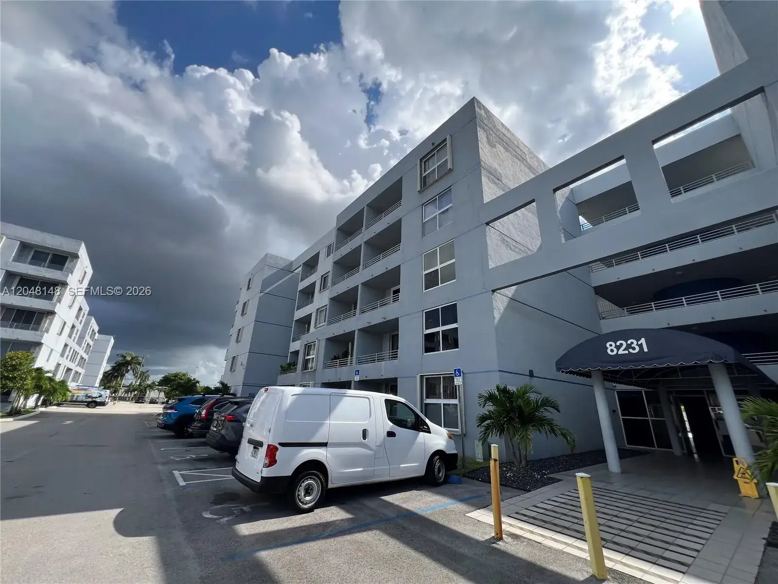 8231 NW 8th St # 310, Miami FL 33126