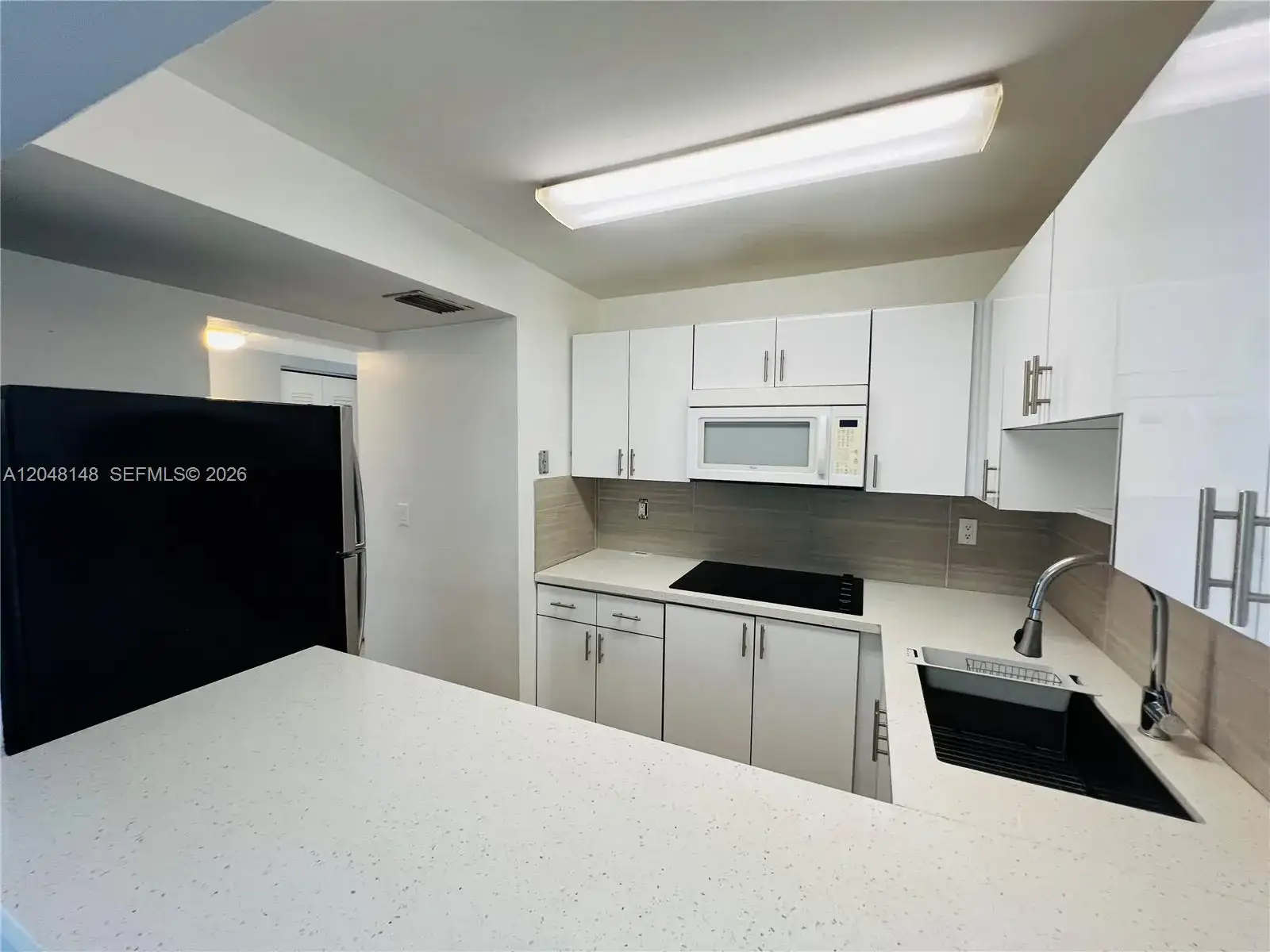 8231 NW 8th St # 310, Miami FL 33126 photo 3