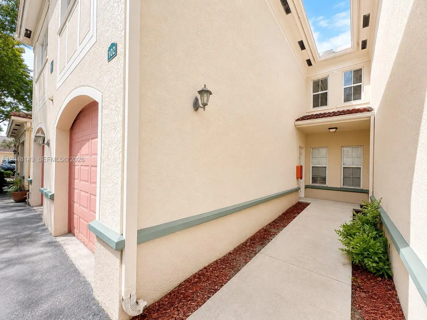 2452 Centergate Dr # 102, Miramar FL 33025