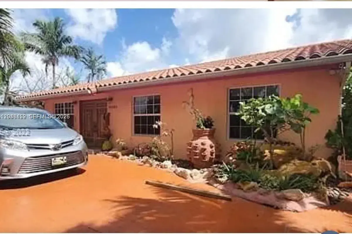 10955 SW 56th St, Miami FL 33165