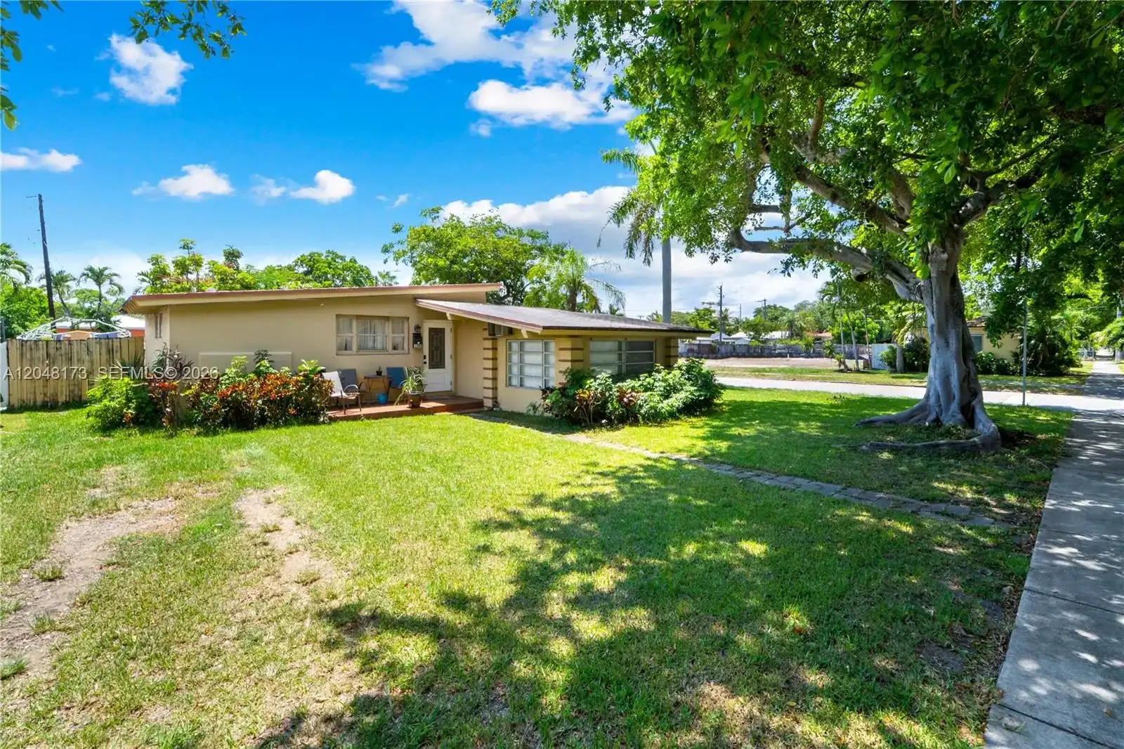 1300 S 20th Ave, Hollywood FL 33020
