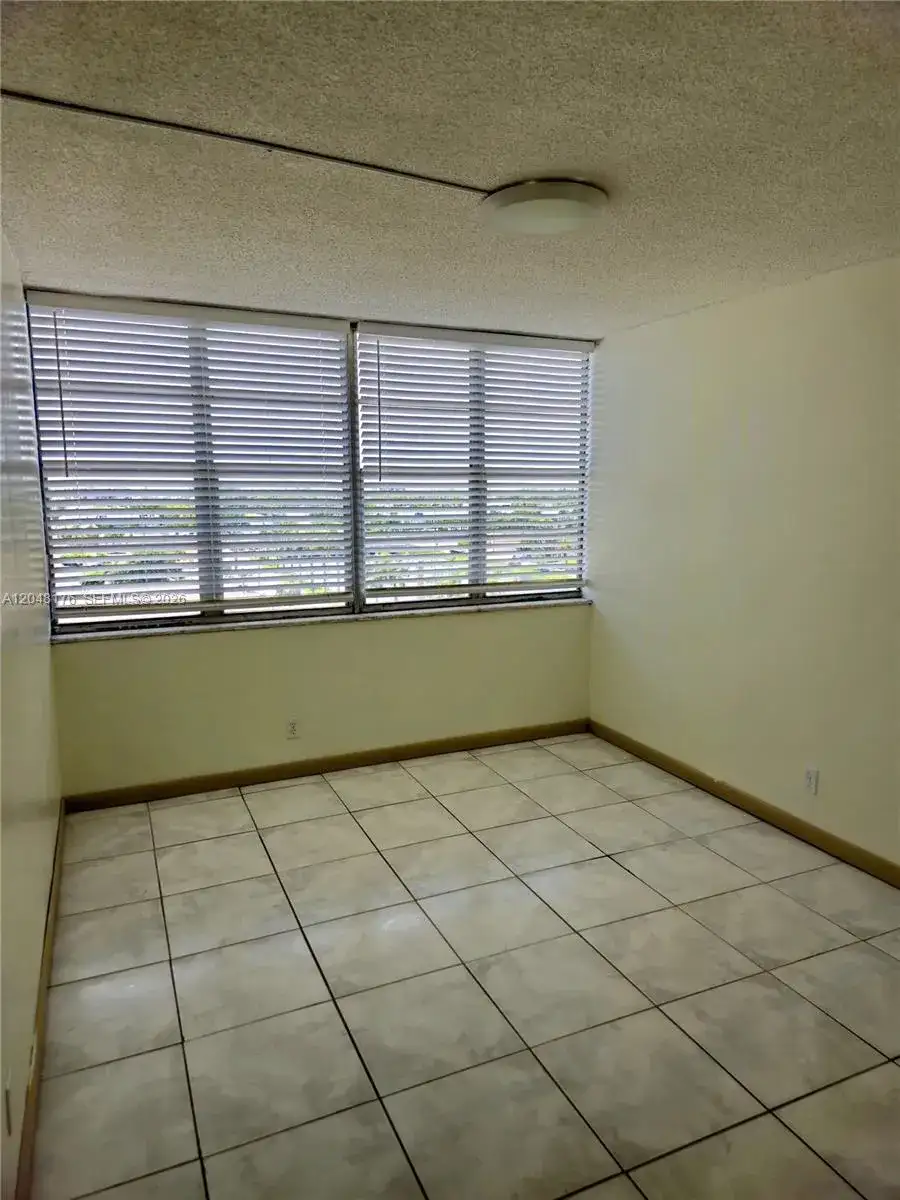 2025 NE 164th St # 710, North Miami Beach FL 33162 photo 5