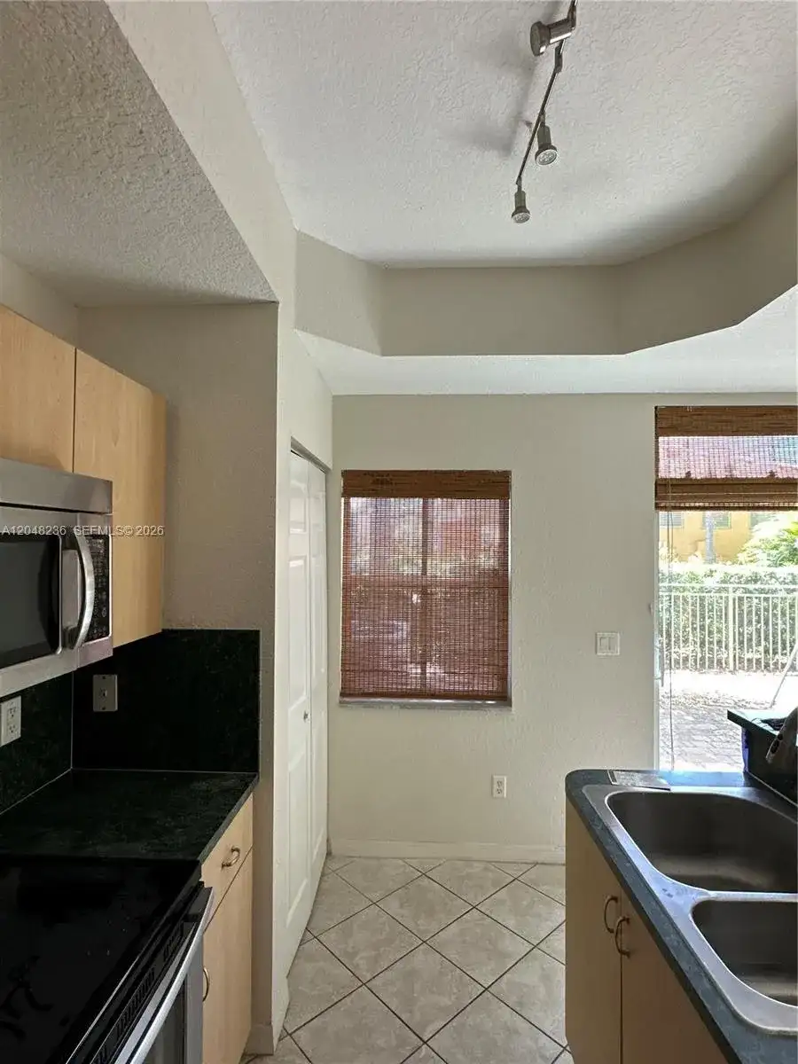4952 Tradewinds Ter # 506, Fort Lauderdale FL 33312 photo 2