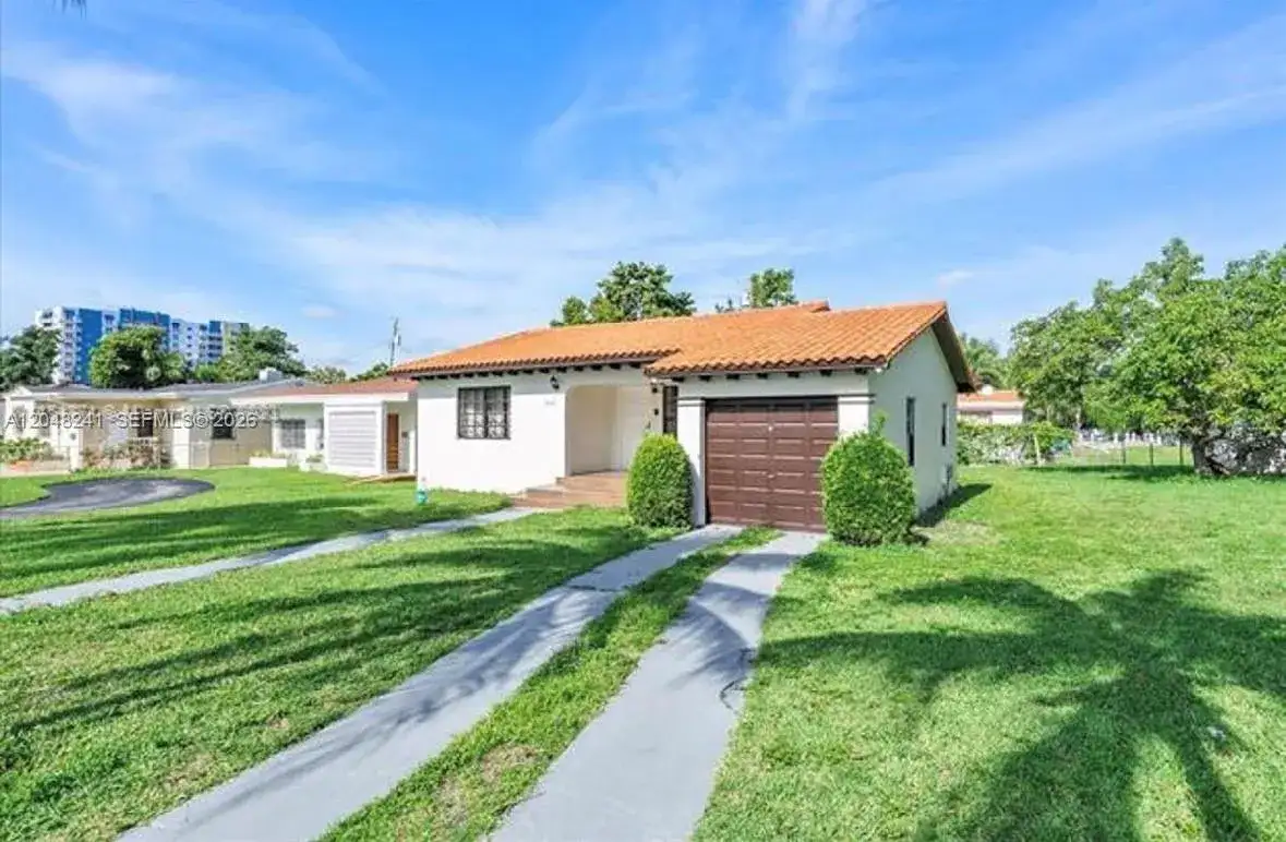 860 NW 17th Ct, Miami FL 33125 photo 3