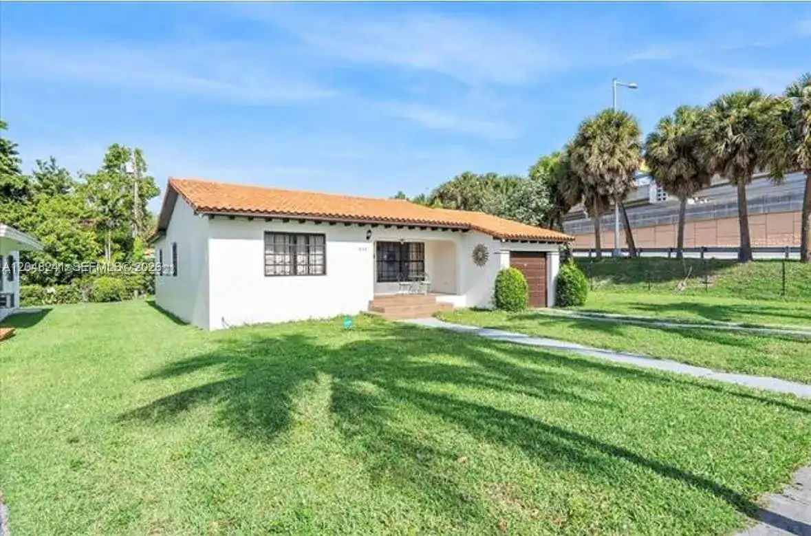860 NW 17th Ct, Miami FL 33125 photo 5