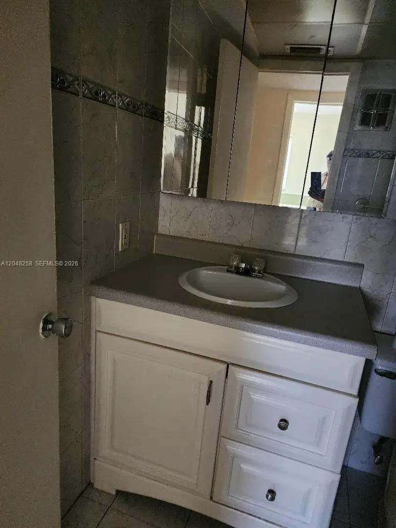 1621 NW 46th Ave # 102, Lauderhill FL 33313