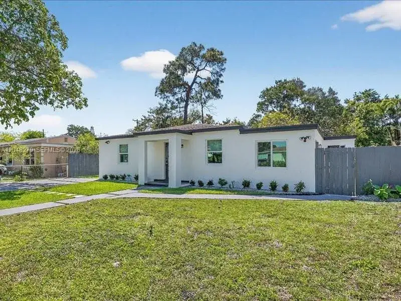 1010 NE 138th St, North Miami FL 33161 photo 3
