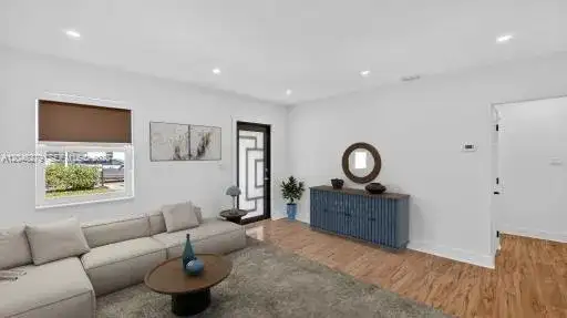 1010 NE 138th St, North Miami FL 33161 photo 4