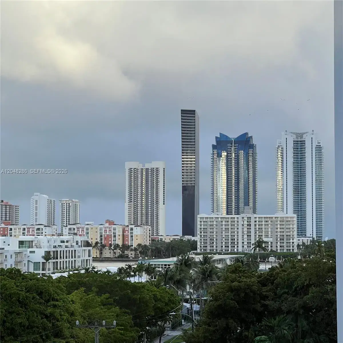 3660 NE 166th St # 607, North Miami Beach FL 33160