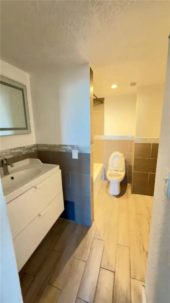 3660 NE 166th St # 607, North Miami Beach FL 33160 photo 4