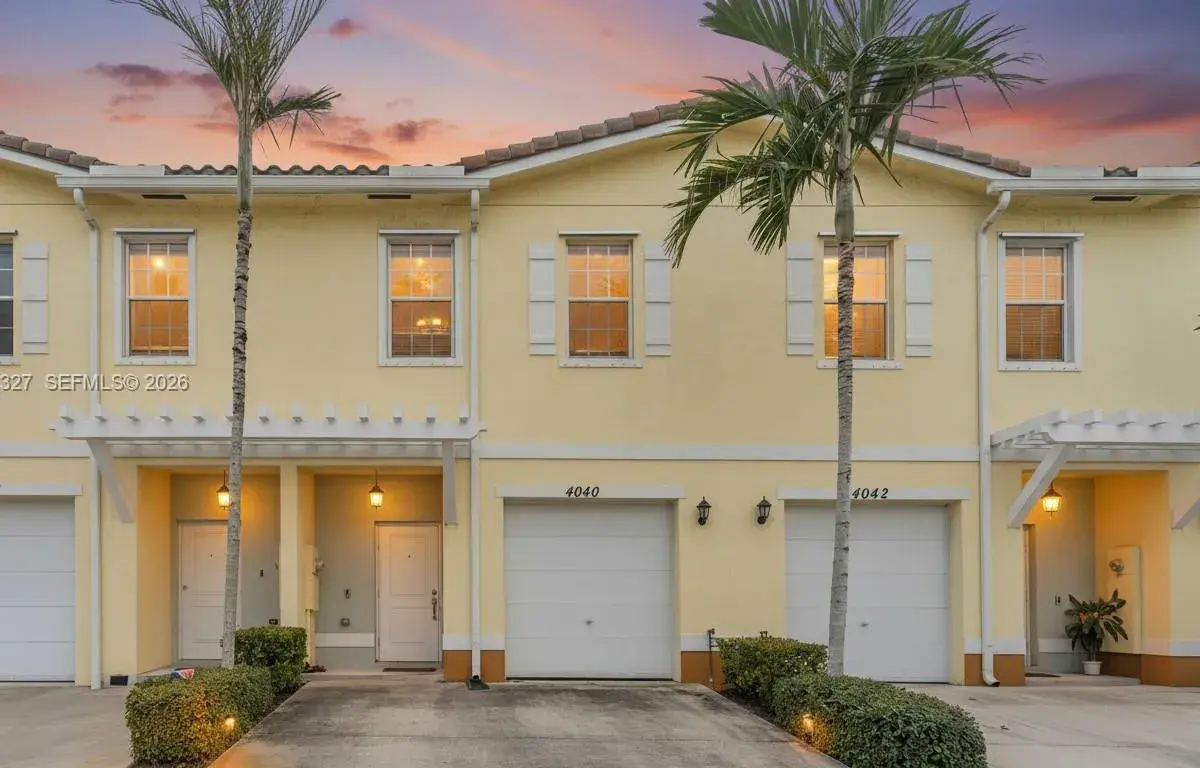 4040 NW 11th St, Lauderhill FL 33313