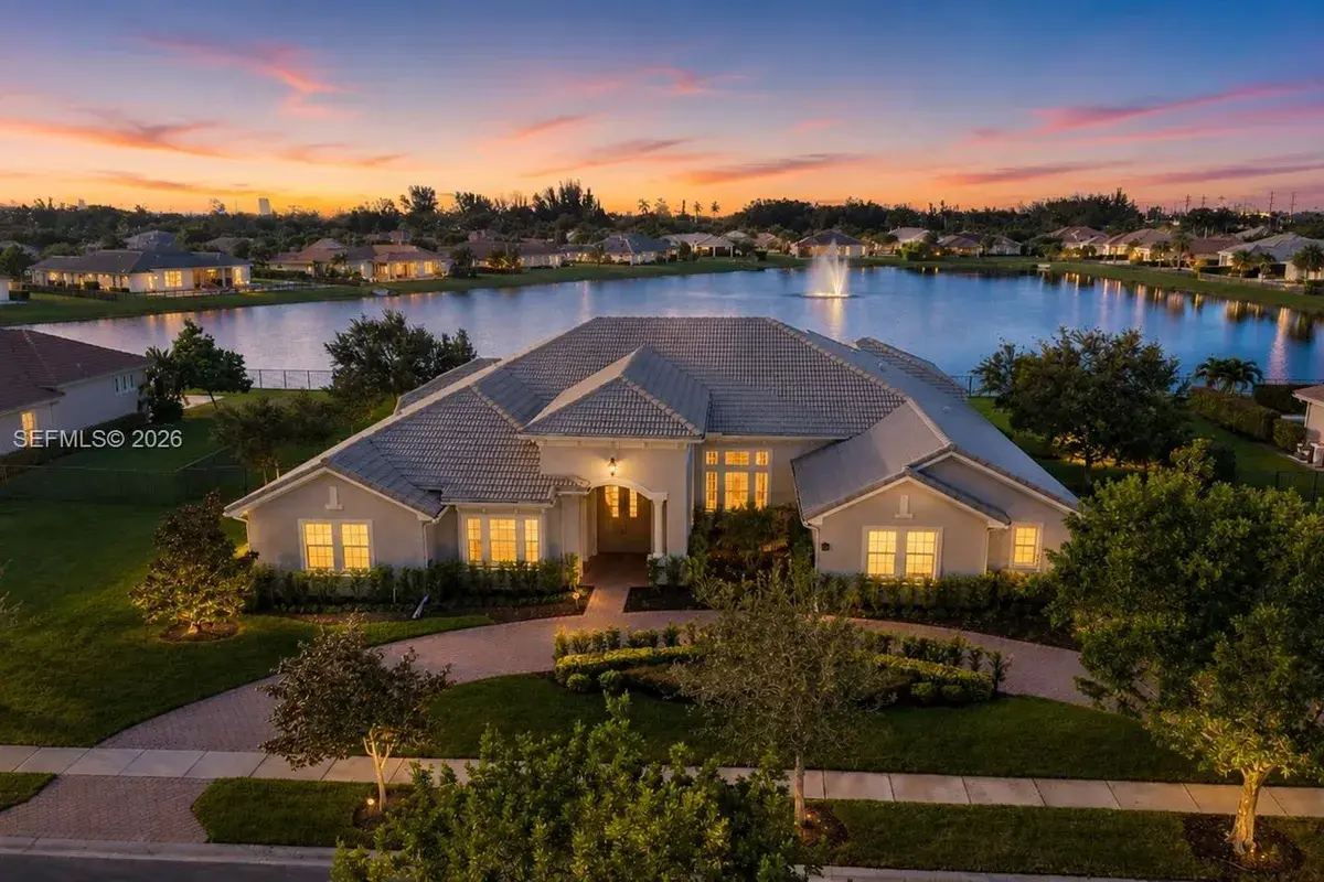 5301 S Sterling Ranch Cir, Davie FL 33314