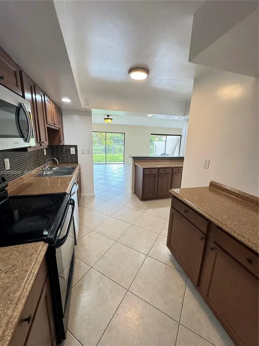 3167 Coral Springs Dr # 123, Coral Springs FL 33065