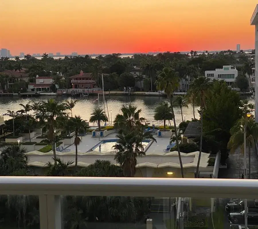 5601 Collins Ave # 722, Miami Beach FL 33140