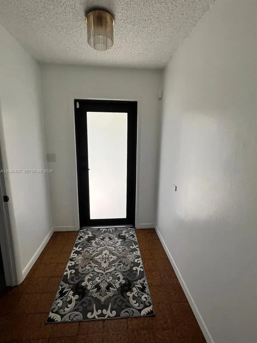 430 SE 5th St, Hialeah FL 33010