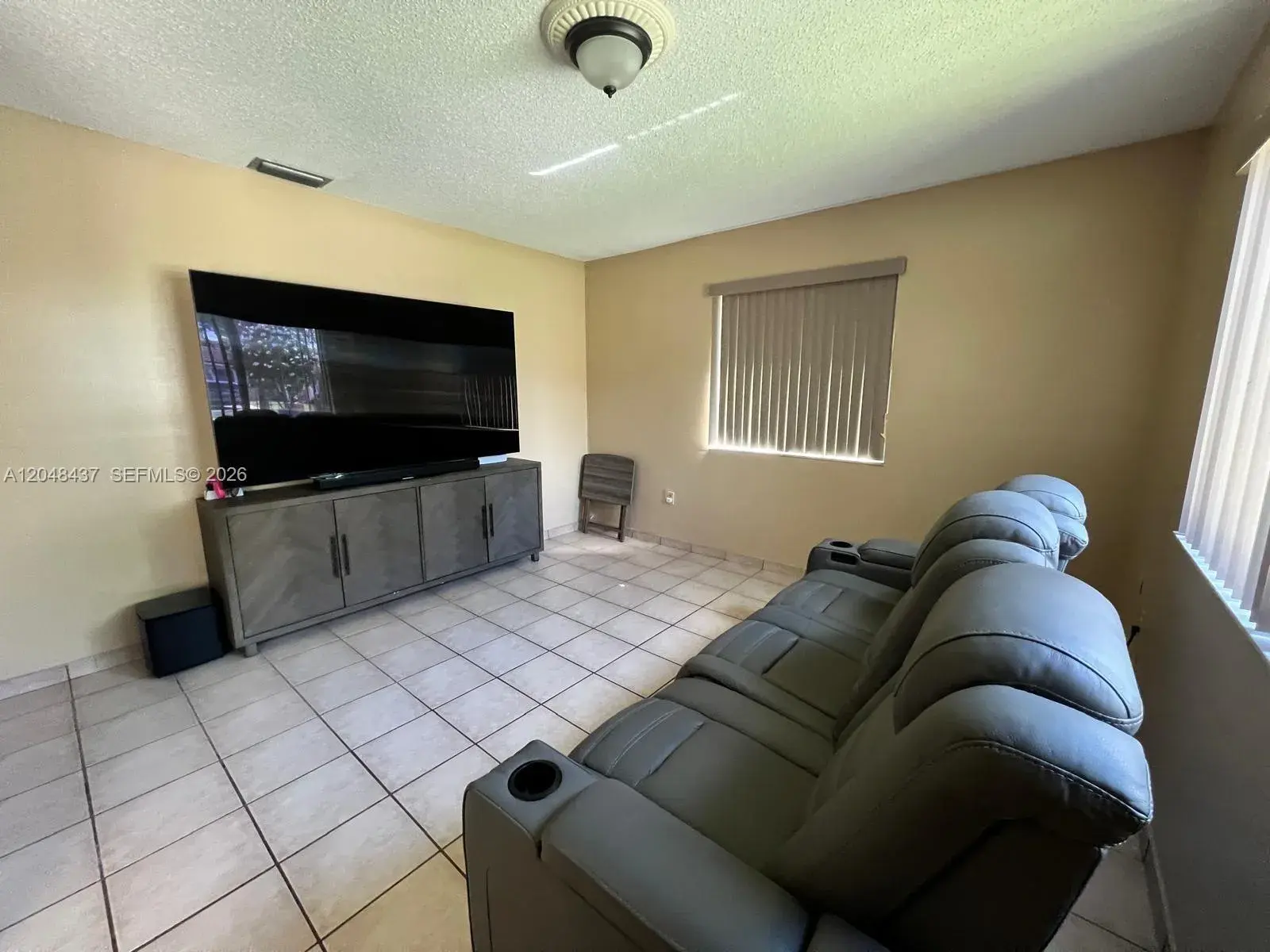 430 SE 5th St, Hialeah FL 33010