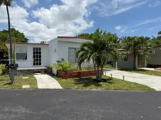 5331 SW 35th ST, Davie FL 33314