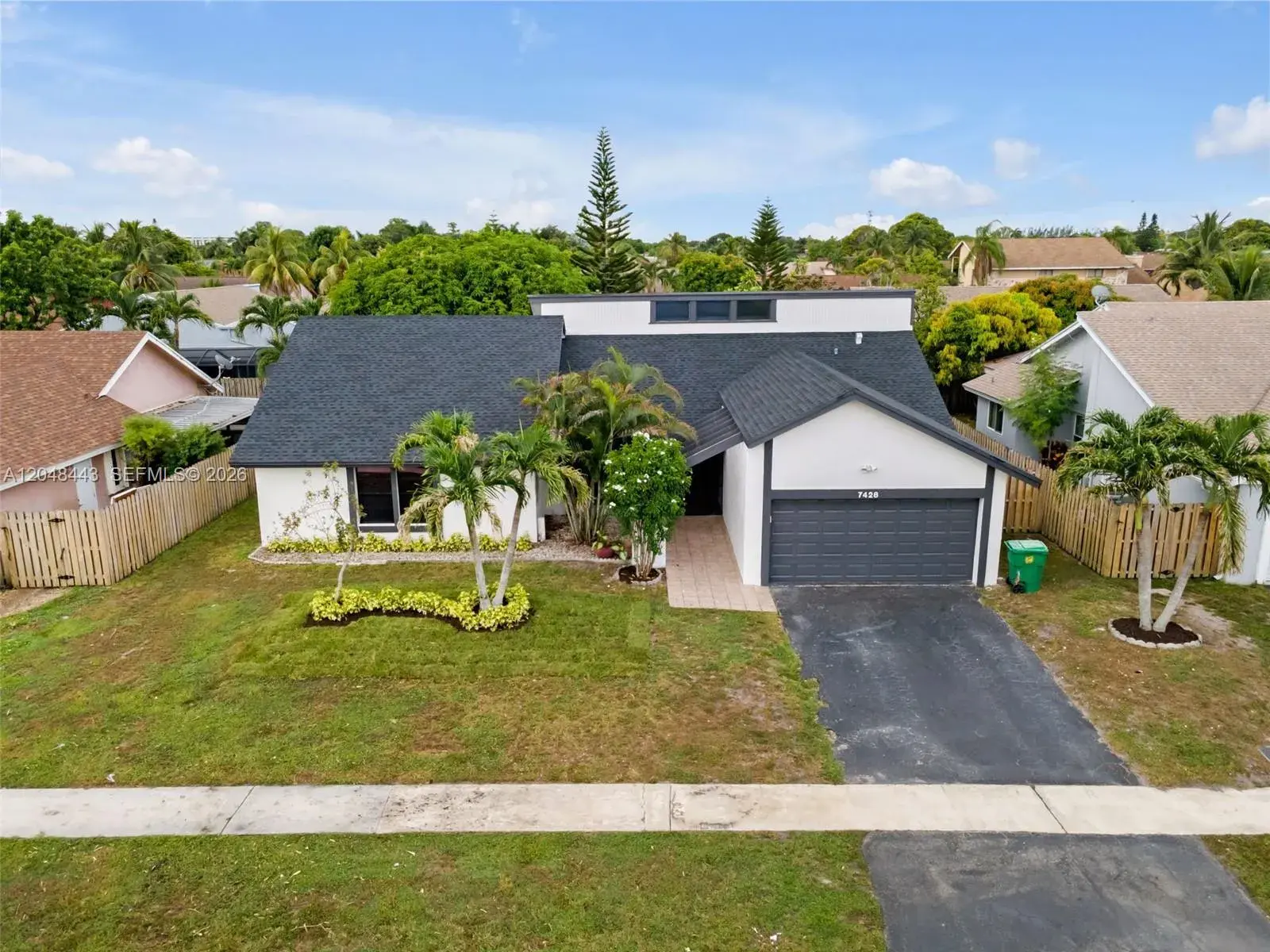 7428 NW 49th Ct, Lauderhill FL 33319