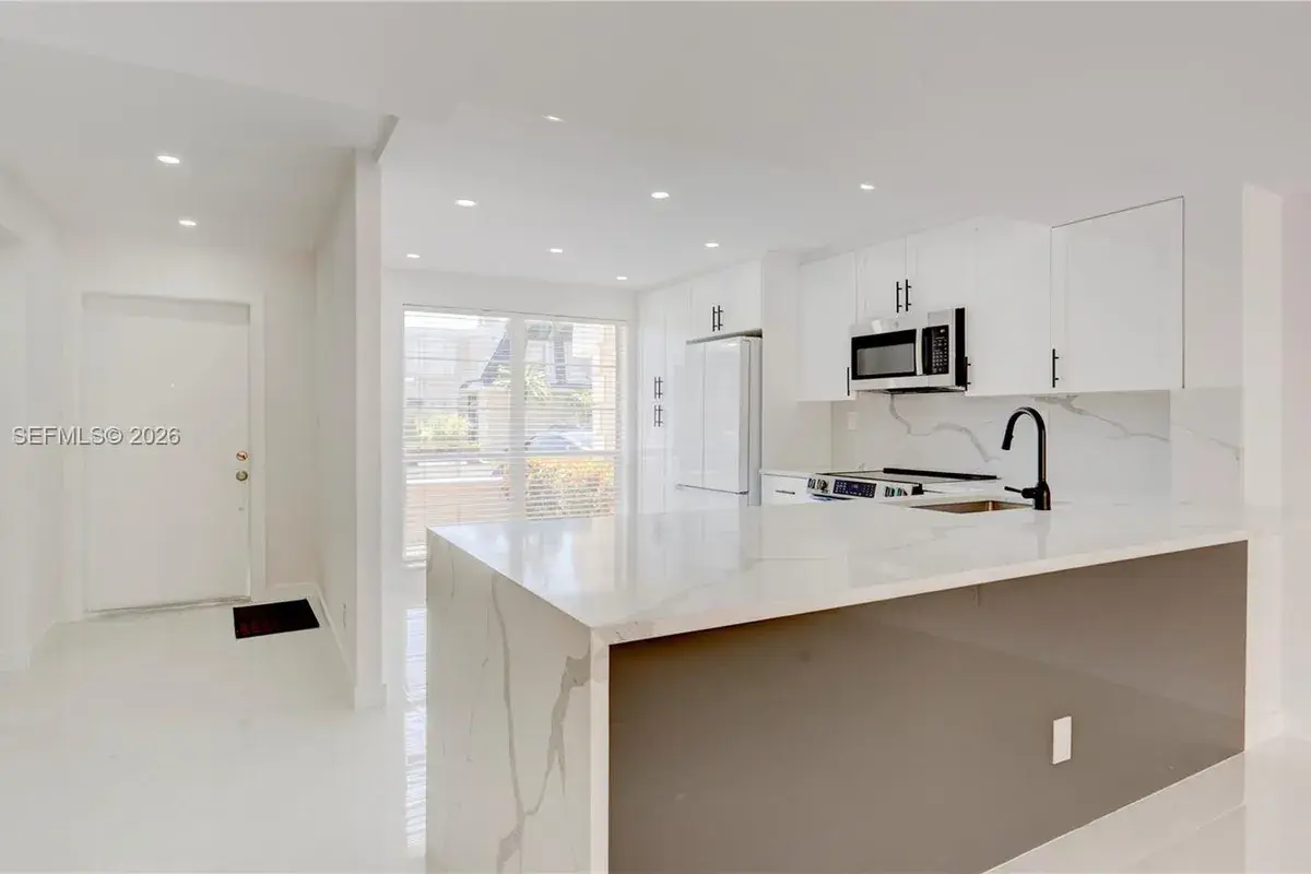 933 NE 24th Ave # 169, Hallandale Beach FL 33009