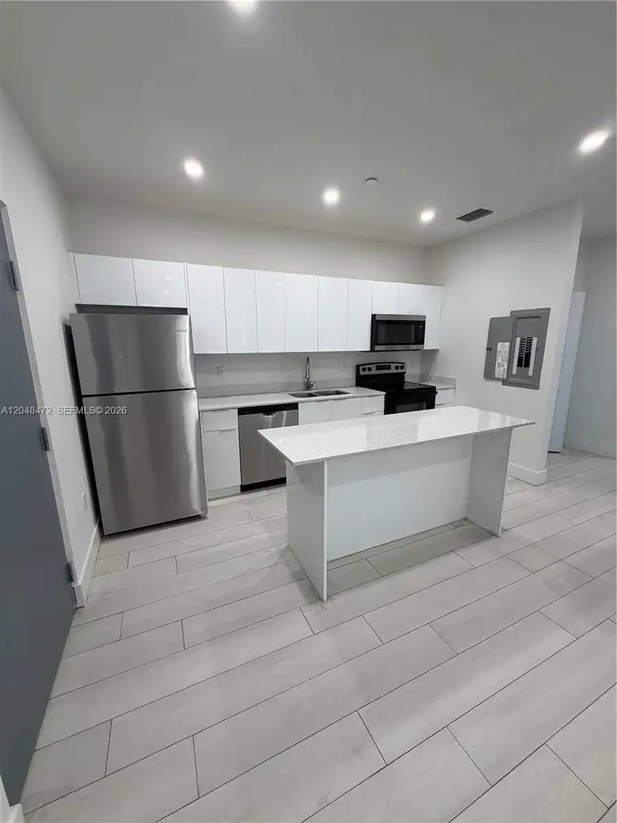 879 E 24th St # 203, Hialeah FL 33013 photo 3