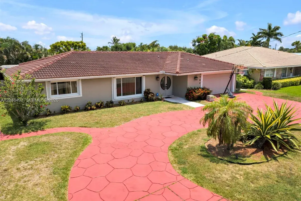 2480 NE 46th St, Lighthouse Point FL 33064