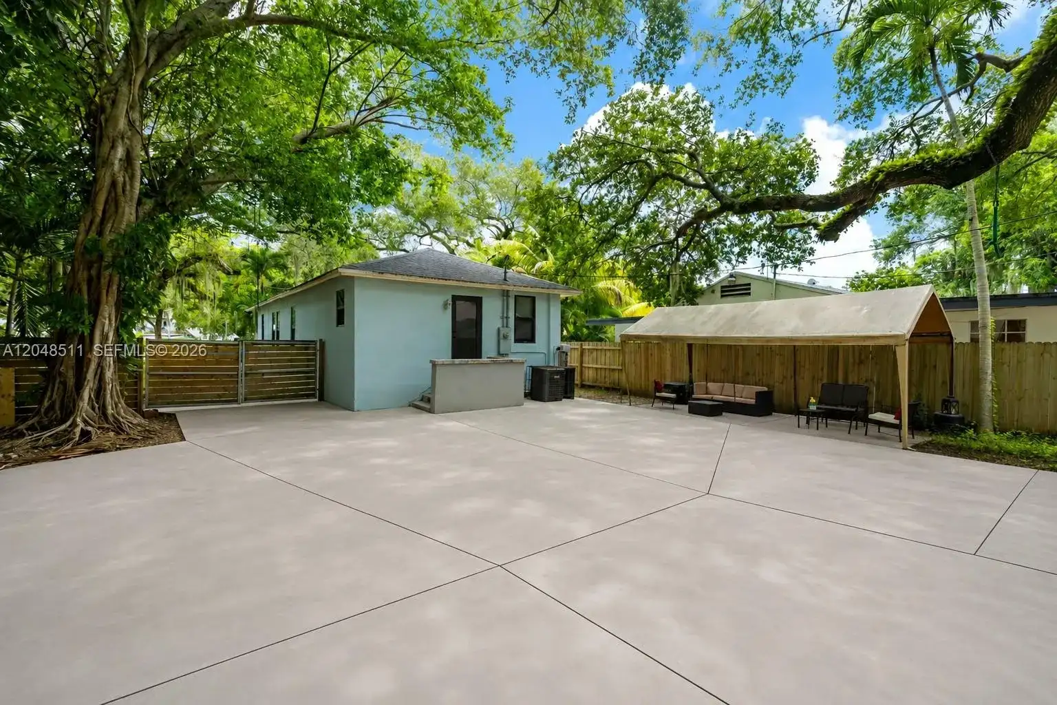 930 NE 132nd St, North Miami FL 33161 photo 3