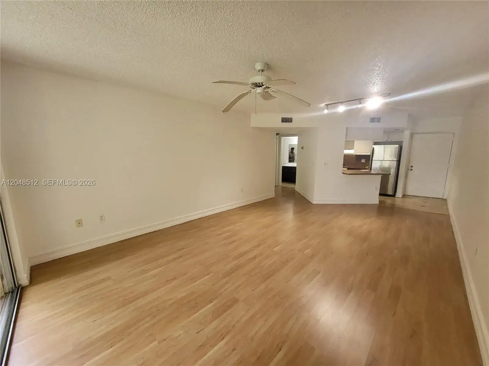 8225 Lake Dr # 405, Doral FL 33166 photo 2