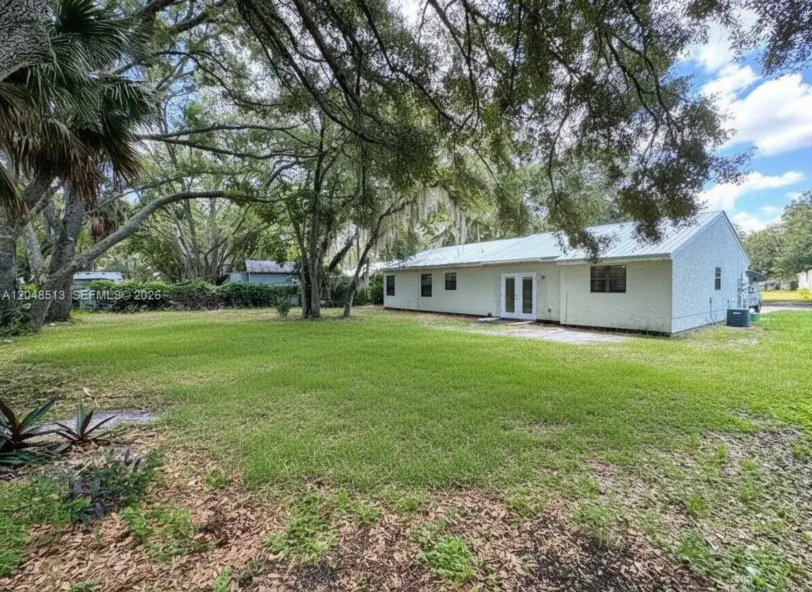 4005 E Sunflower Cir, La Belle FL 33935 photo 2