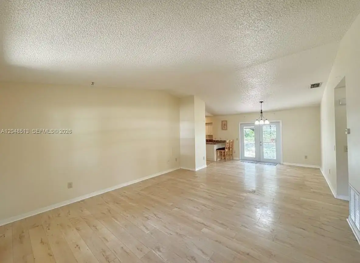 4005 E Sunflower Cir, La Belle FL 33935 photo 3