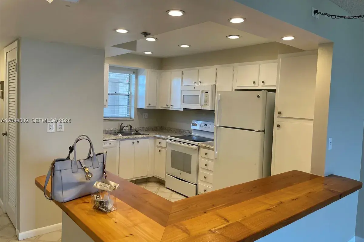 3100 W Rolling Hills Cir # 502, Davie FL 33328