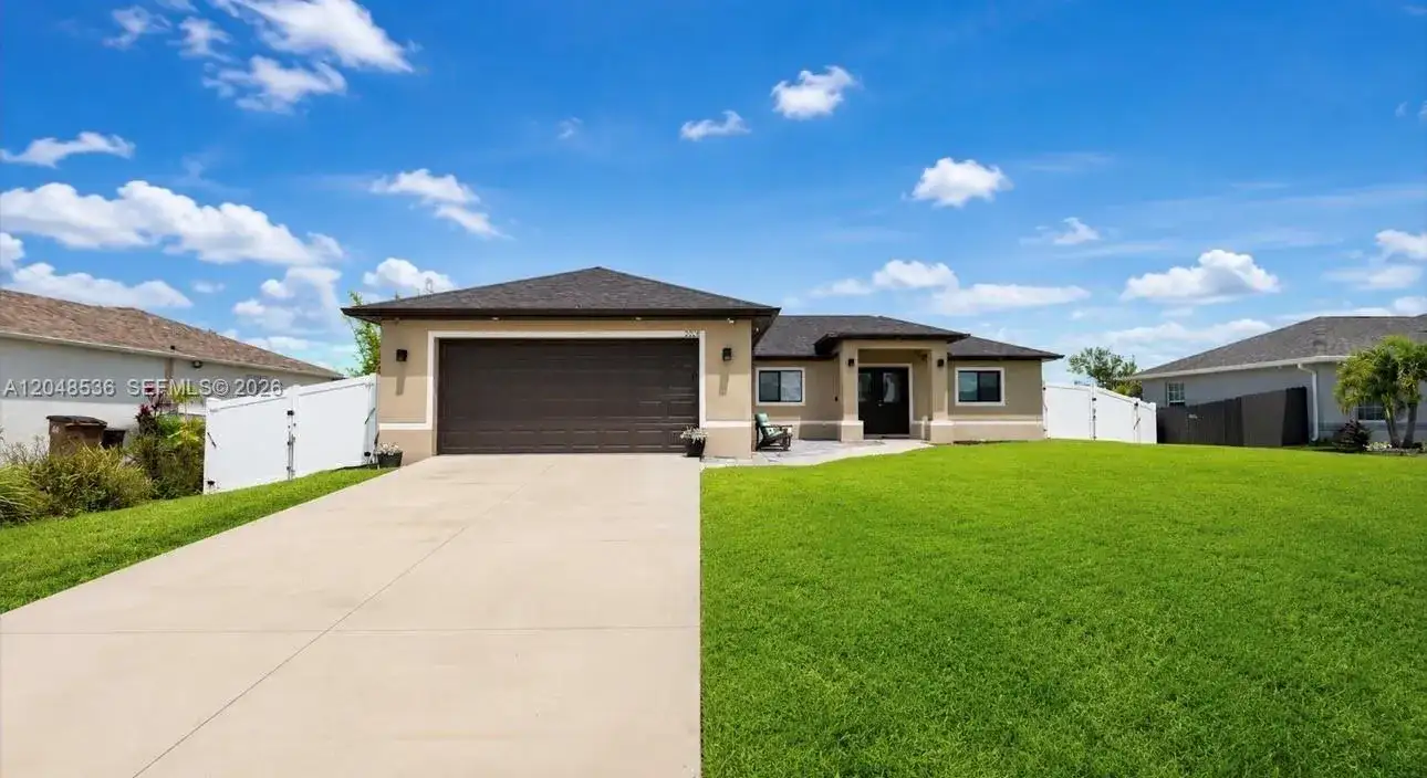 2208 NW 42ND PL, Cape Coral FL 33993 photo 2