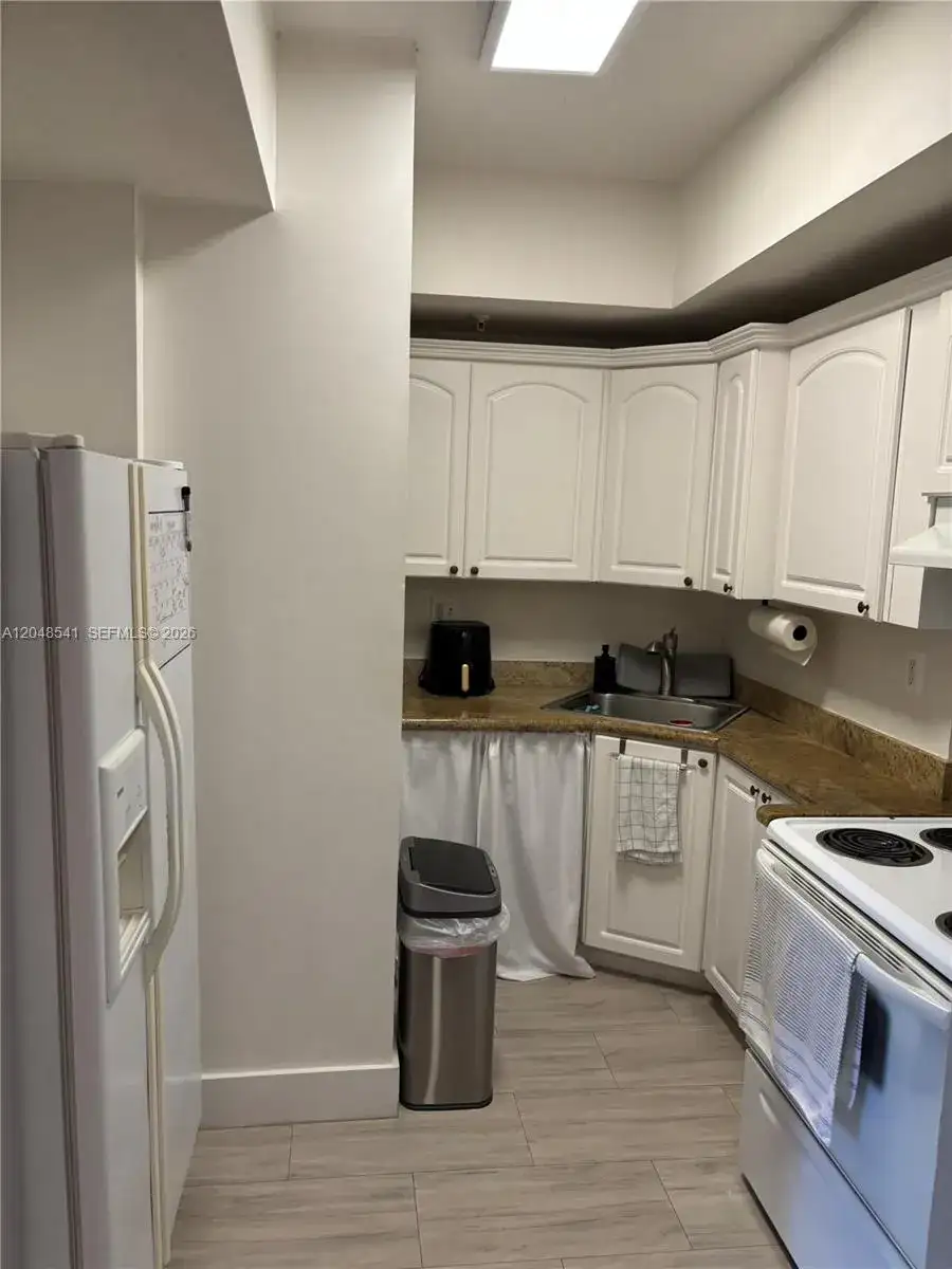 3500 Coral Way # 406, Miami FL 33145 photo 5